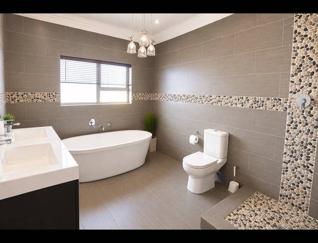 6 BEDROOM GOLF ESTATE FOR SALE IN BLUE VALLEY GOLF ESTATE